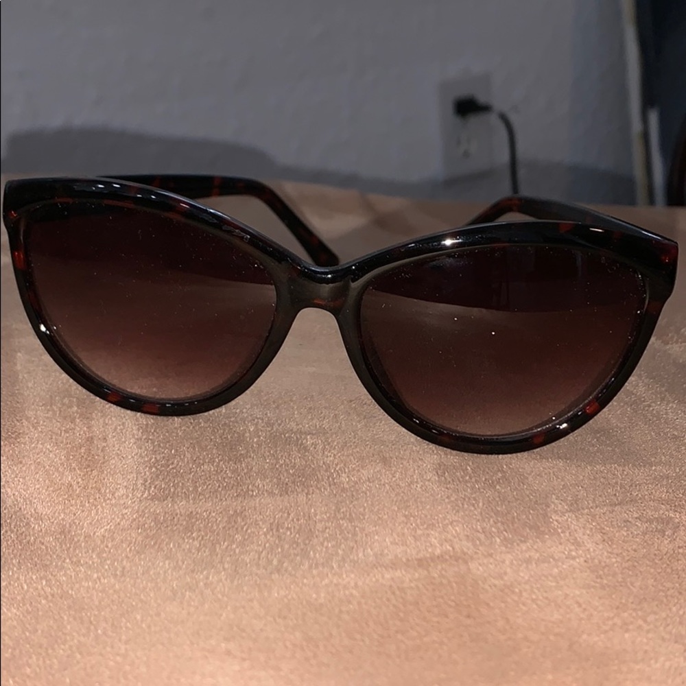 Vince Camuto women’s sunglasses
